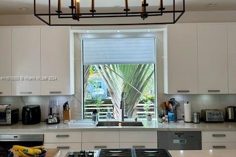 Casa en venta en Miami, Florida, 4 dormitorios, 314.94 m2 № 1409105 - foto 9