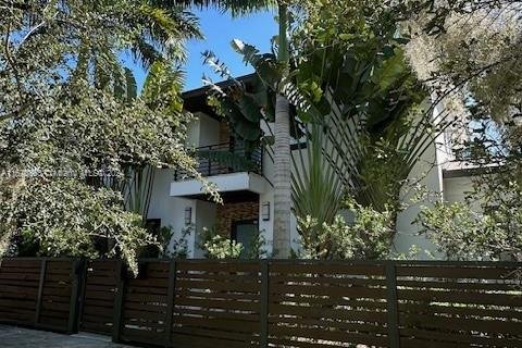 Casa en venta en Miami, Florida, 4 dormitorios, 314.94 m2 № 1409105 - foto 3