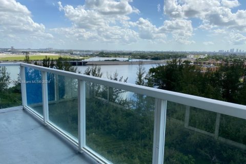 Condominio en venta en Miami, Florida, 2 dormitorios, 90.95 m2 № 1409148 - foto 4