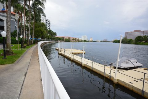 Condominio en venta en Miami, Florida, 2 dormitorios, 90.95 m2 № 1409148 - foto 25