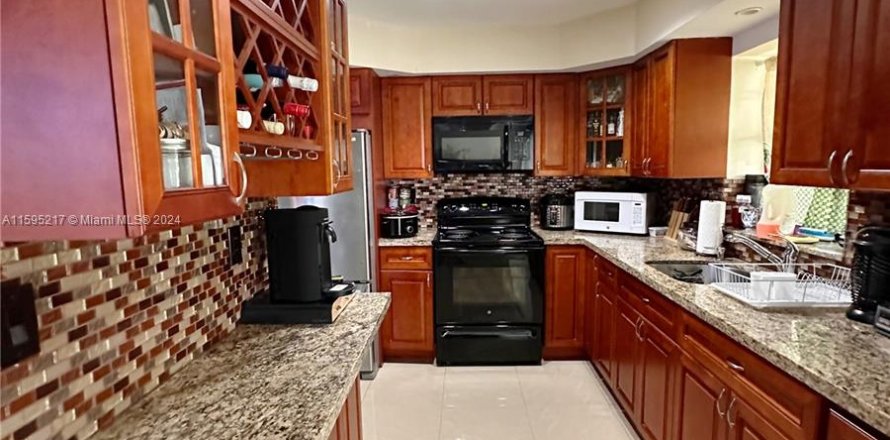 Condominio en Sunrise, Florida, 3 dormitorios  № 1189027