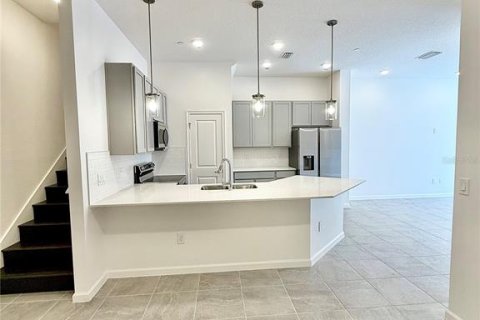 Adosado en venta en Orlando, Florida, 5 dormitorios, 178.19 m2 № 1383273 - foto 5