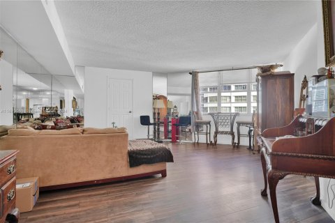 Copropriété à vendre à Miami, Floride: 2 chambres, 91.97 m2 № 1389908 - photo 5