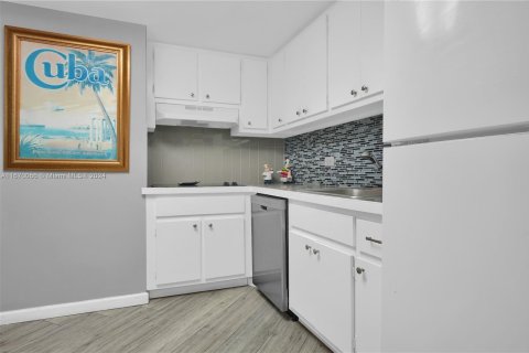 Copropriété à vendre à Miami, Floride: 2 chambres, 91.97 m2 № 1389908 - photo 7