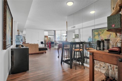 Copropriété à vendre à Miami, Floride: 2 chambres, 91.97 m2 № 1389908 - photo 3