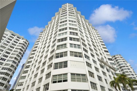 Copropriété à vendre à Miami, Floride: 2 chambres, 91.97 m2 № 1389908 - photo 12