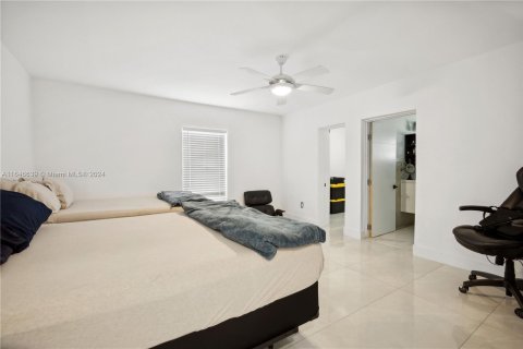 Villa ou maison à vendre à Hallandale Beach, Floride: 3 chambres, 154.59 m2 № 1332194 - photo 16