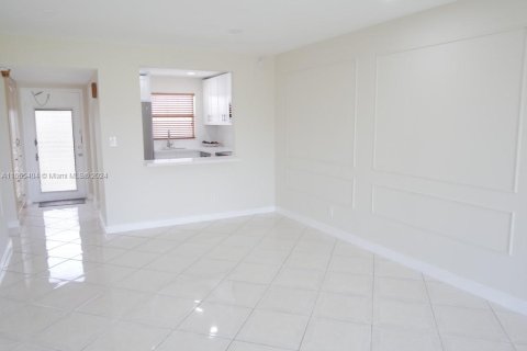 Condominio en venta en Sunrise, Florida, 1 dormitorio, 59.46 m2 № 1347643 - foto 3