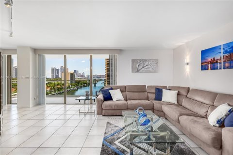 Condo in Aventura, Florida, 2 bedrooms  № 1347644 - photo 5