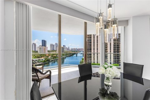 Condo in Aventura, Florida, 2 bedrooms  № 1347644 - photo 8