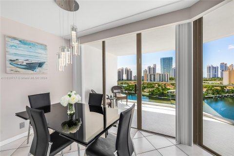 Condo in Aventura, Florida, 2 bedrooms  № 1347644 - photo 7