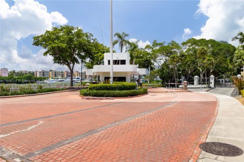 Condo in Aventura, Florida, 2 bedrooms  № 1347644 - photo 28