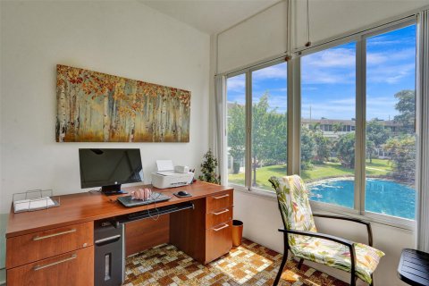 Condominio en venta en Lauderdale Lakes, Florida, 2 dormitorios, 87.7 m2 № 1181991 - foto 1