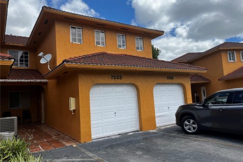 Copropriété à vendre à Hialeah, Floride: 3 chambres, 115.66 m2 № 1127018 - photo 2