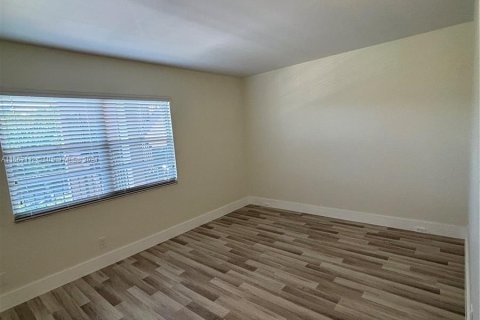 Copropriété à vendre à Pembroke Pines, Floride: 1 chambre, 78.04 m2 № 1372592 - photo 23