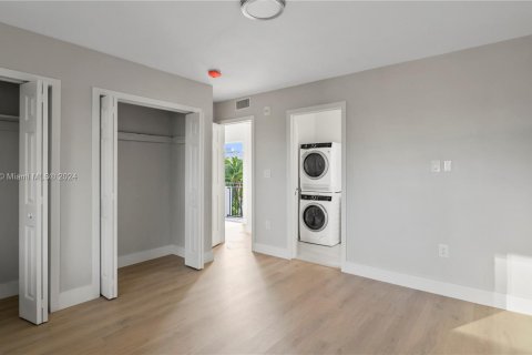 Apartamento en alquiler en Miami, Florida, 1 dormitorio, 65.03 m2 № 1370434 - foto 4