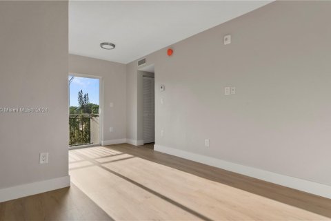 Apartamento en alquiler en Miami, Florida, 1 dormitorio, 65.03 m2 № 1370434 - foto 6