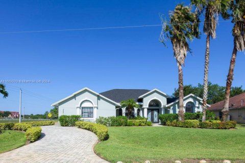 Villa ou maison à louer à Port St. Lucie, Floride: 3 chambres, 191.47 m2 № 1370435 - photo 5