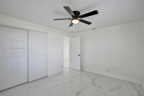 House in West Palm Beach, Florida 3 bedrooms, 104.52 sq.m. № 1370431 - photo 18