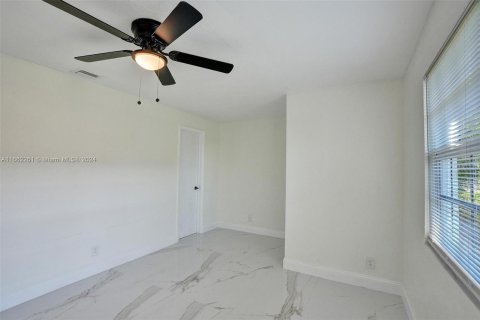 House in West Palm Beach, Florida 3 bedrooms, 104.52 sq.m. № 1370431 - photo 7