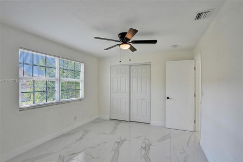 House in West Palm Beach, Florida 3 bedrooms, 104.52 sq.m. № 1370431 - photo 8