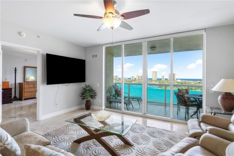 Condo in Riviera Beach, Florida, 2 bedrooms  № 1107823 - photo 9