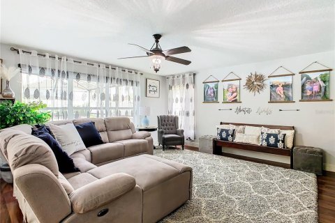 Villa ou maison à vendre à Kissimmee, Floride: 5 chambres, 319.03 m2 № 1323288 - photo 13