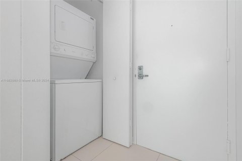 Condominio en venta en Miami, Florida, 2 dormitorios, 114.73 m2 № 1417770 - foto 13