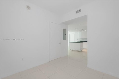 Condominio en venta en Miami, Florida, 2 dormitorios, 114.73 m2 № 1417770 - foto 12