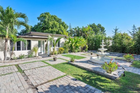 Villa ou maison à vendre à North Miami, Floride: 3 chambres, 121.14 m2 № 825288 - photo 3