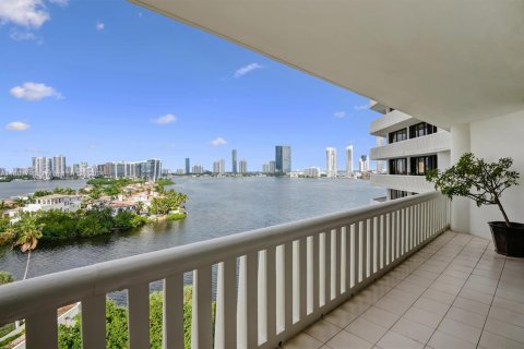 Condo in Aventura, Florida, 3 bedrooms  № 1419980 - photo 5