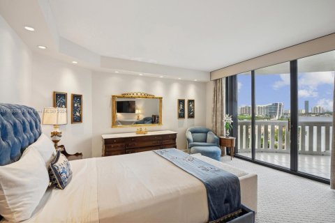 Condo in Aventura, Florida, 3 bedrooms  № 1419980 - photo 13