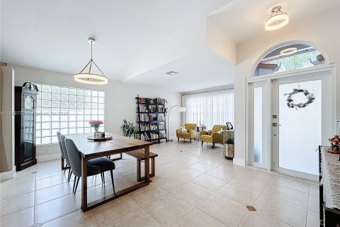 Villa ou maison à vendre à Pembroke Pines, Floride: 3 chambres, 160.81 m2 № 1427508 - photo 2