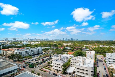 Condo in Miami Beach, Florida, 1 bedroom  № 1138676 - photo 19