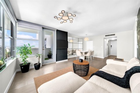 Condo in Miami Beach, Florida, 1 bedroom  № 1138676 - photo 3