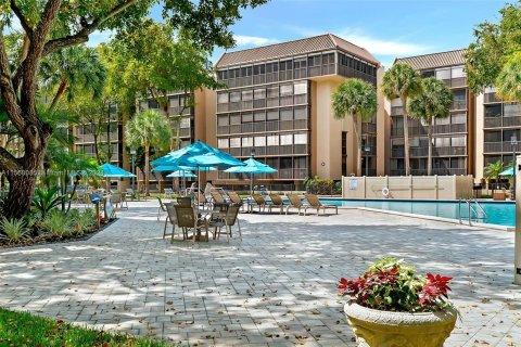 Copropriété à vendre à Hollywood, Floride: 2 chambres, 128.48 m2 № 1094753 - photo 28