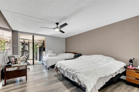 Condo in Hollywood, Florida, 2 bedrooms  № 1094753 - photo 20