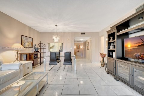 Condominio en venta en Pompano Beach, Florida, 3 dormitorios, 129.13 m2 № 1094790 - foto 2