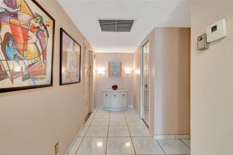 Condominio en venta en Pompano Beach, Florida, 3 dormitorios, 129.13 m2 № 1094790 - foto 9
