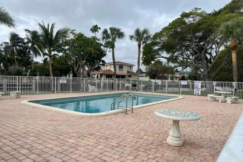 Condominio en venta en Pompano Beach, Florida, 2 dormitorios, 86.77 m2 № 962998 - foto 2