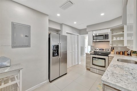 Casa en venta en Hollywood, Florida, 4 dormitorios, 164.34 m2 № 1412147 - foto 15