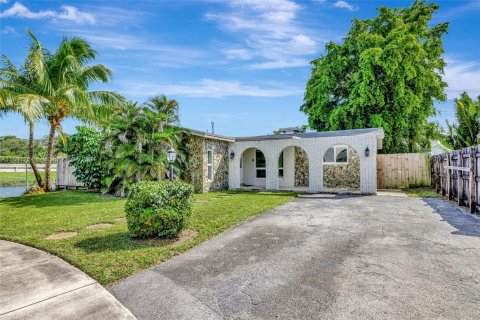 Casa en venta en Hollywood, Florida, 4 dormitorios, 164.34 m2 № 1412147 - foto 1