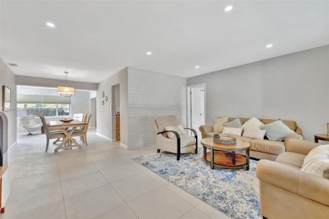 Casa en venta en Hollywood, Florida, 4 dormitorios, 164.34 m2 № 1412147 - foto 4