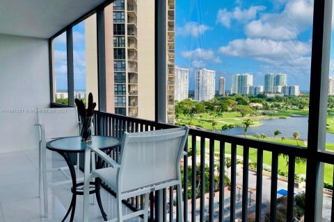 Condo in Aventura, Florida, 2 bedrooms  № 1412145 - photo 2