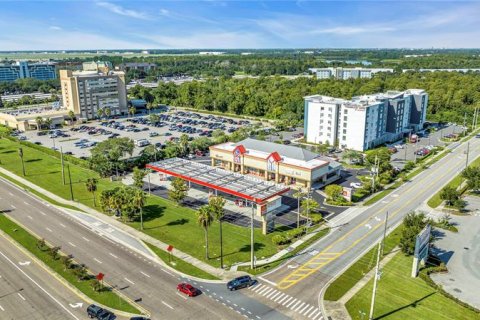Immobilier commercial à vendre à Orlando, Floride: 730.77 m2 № 222355 - photo 1