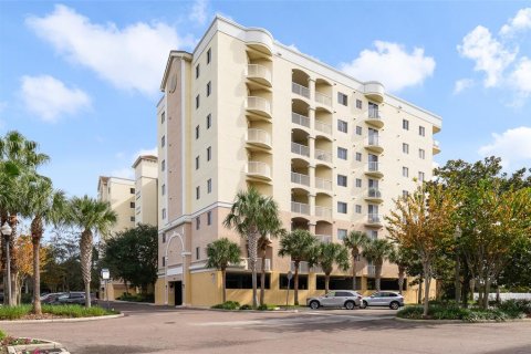 Condominio en venta en Orlando, Florida, 3 dormitorios, 164.9 m2 № 883396 - foto 1