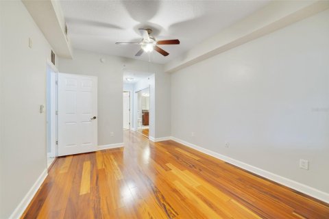 Condominio en venta en Orlando, Florida, 3 dormitorios, 164.9 m2 № 883396 - foto 18