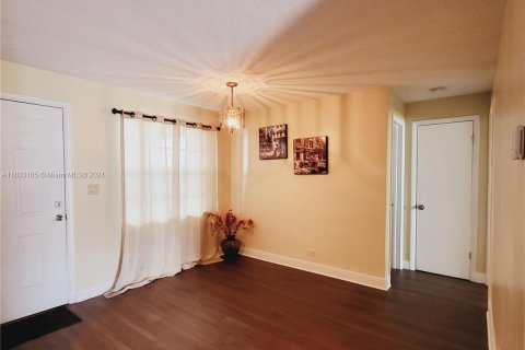 Condo in Plantation, Florida, 1 bedroom  № 1293694 - photo 5