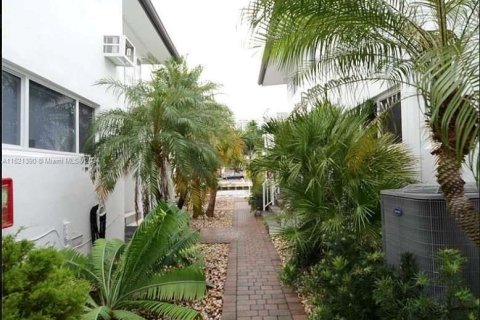 Immobilier commercial à vendre à North Miami Beach, Floride: 390.19 m2 № 969961 - photo 11