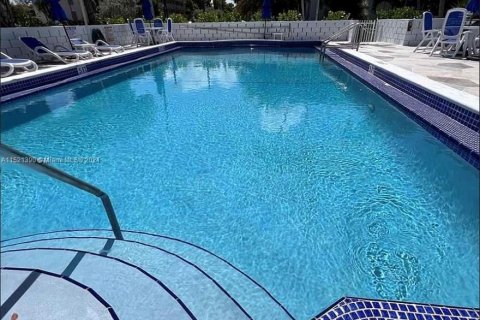 Immobilier commercial à vendre à North Miami Beach, Floride: 390.19 m2 № 969961 - photo 8
